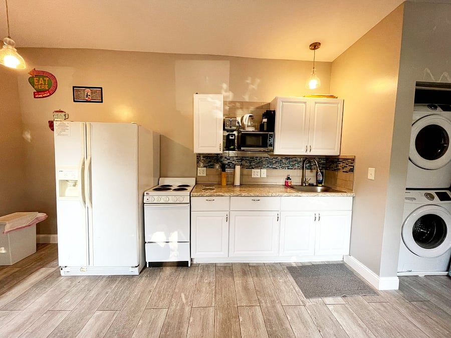 Full kitchen with garbage disposal