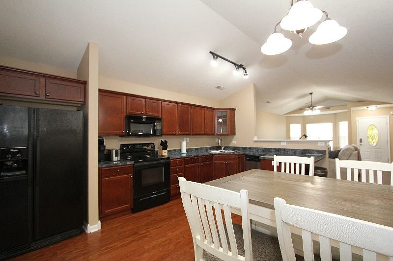 Furnished Finder property 329518_1 photo 5