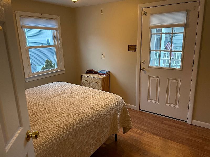 Queen. Partial Ocean View. This room is not recommended for children due to private access. Comforter and Linens provided, all laundered in hot water in between guests. 