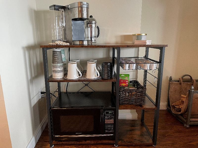 Keurig machine and french press. 
