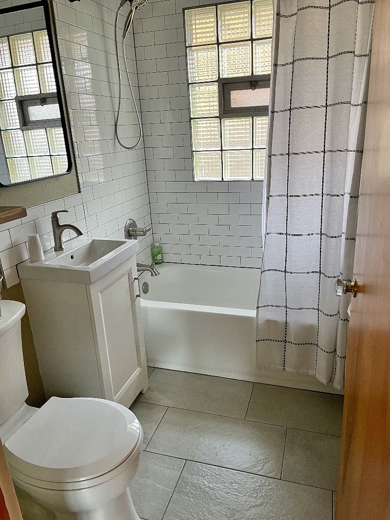 Furnished Finder property 330001_1 photo 4