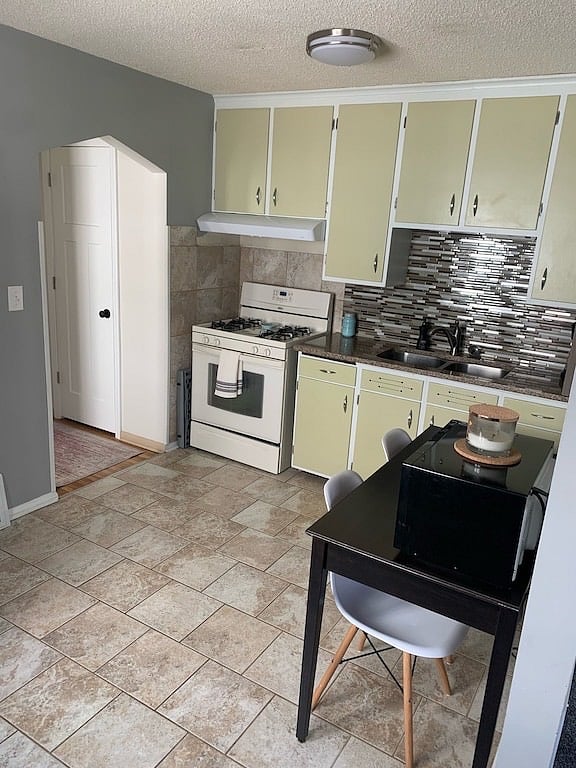 Furnished Finder property 330084_1 photo 3