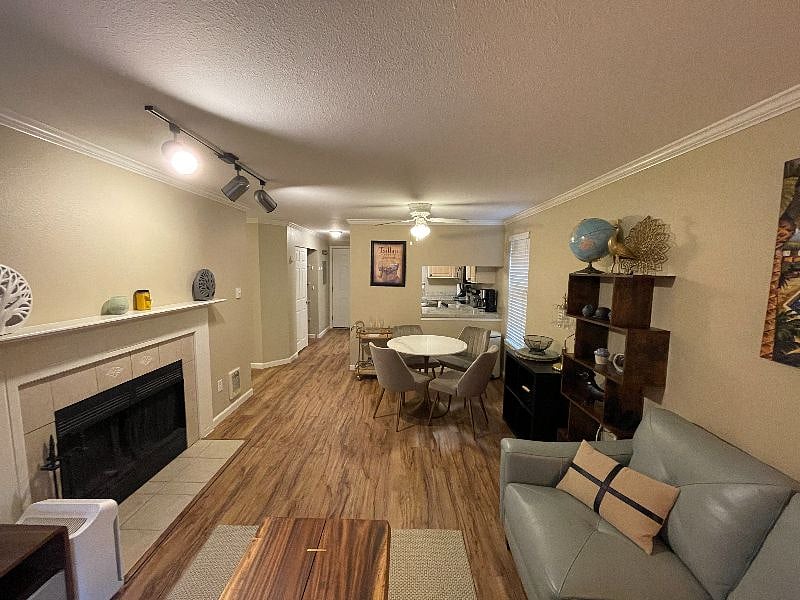Furnished Finder property 330106_1 photo 3
