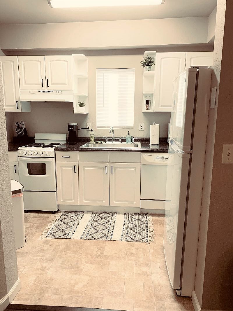 Unit A Kitchen. Note that the oven is smaller than standard size.