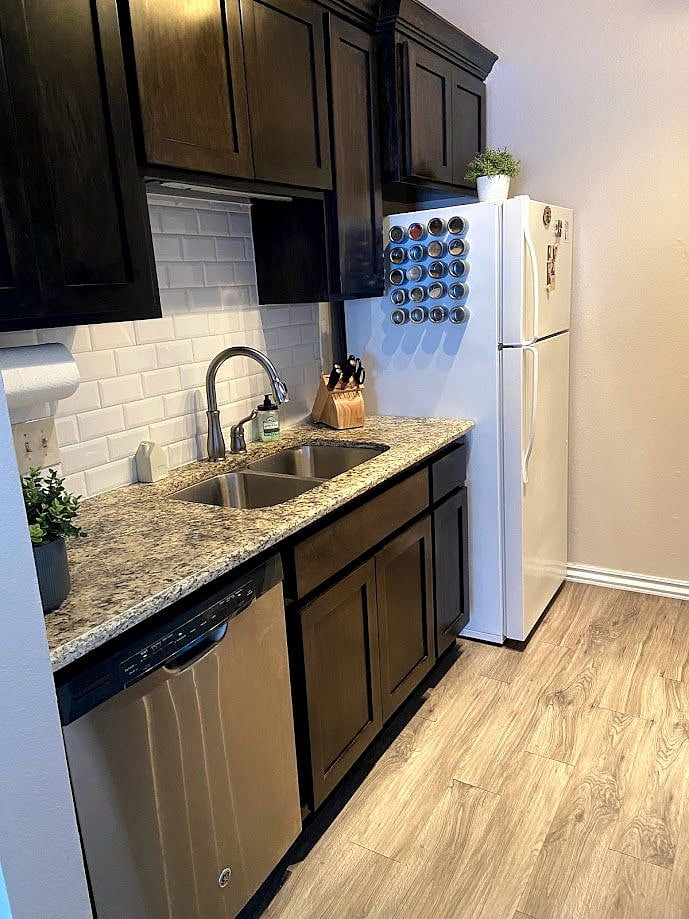 Furnished Finder property 330206_1 photo 3