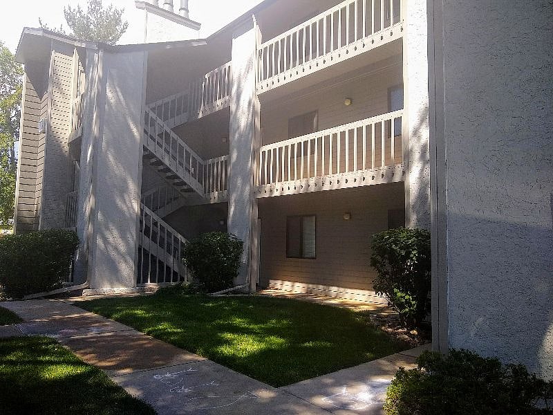 Entrance walkway to unit