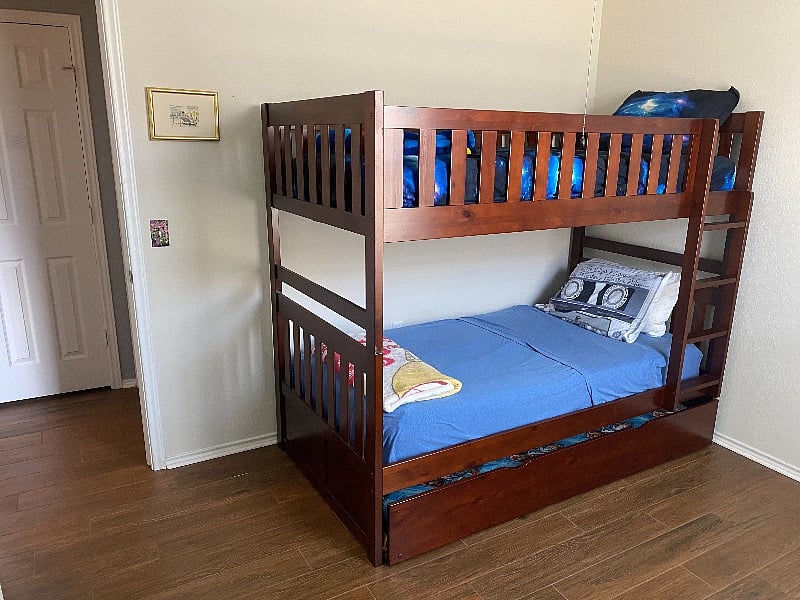 Bedroom #3, lofted twin-size beds with pull-out twin-size trundle bed! (= 3 twin-size beds, great for the kids).