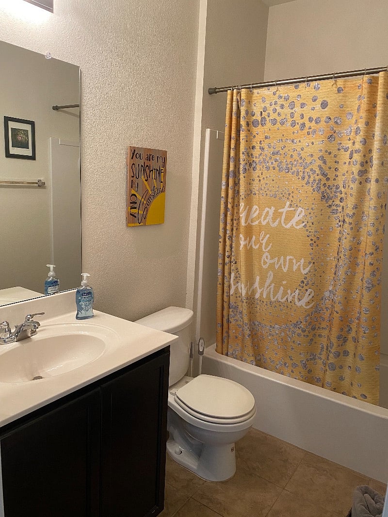 Second full bath with tub & shower. 