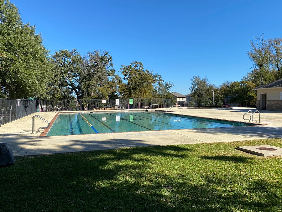 Enjoy full pool and clubhouse access. Also separate, smaller pool for the littles.