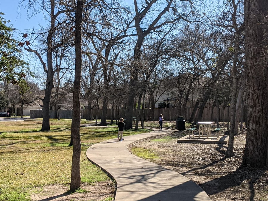 Picnic area, park, trail, pool ... all for you!