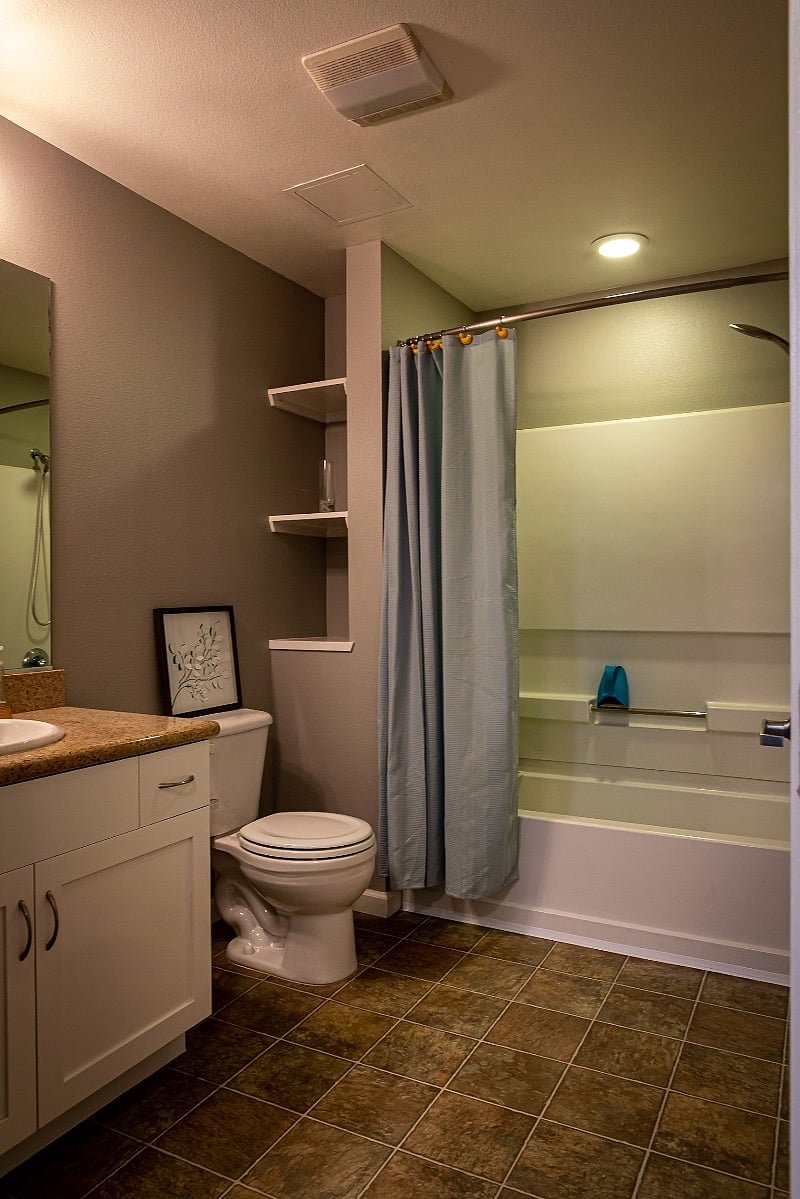 2nd Master Bath / Common Bath