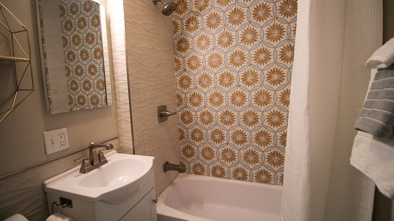 Fully renovated full bath
