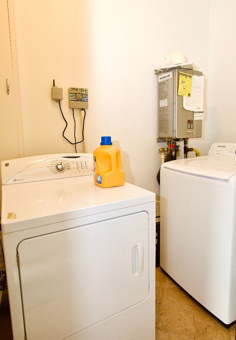 washer/dryer in unit