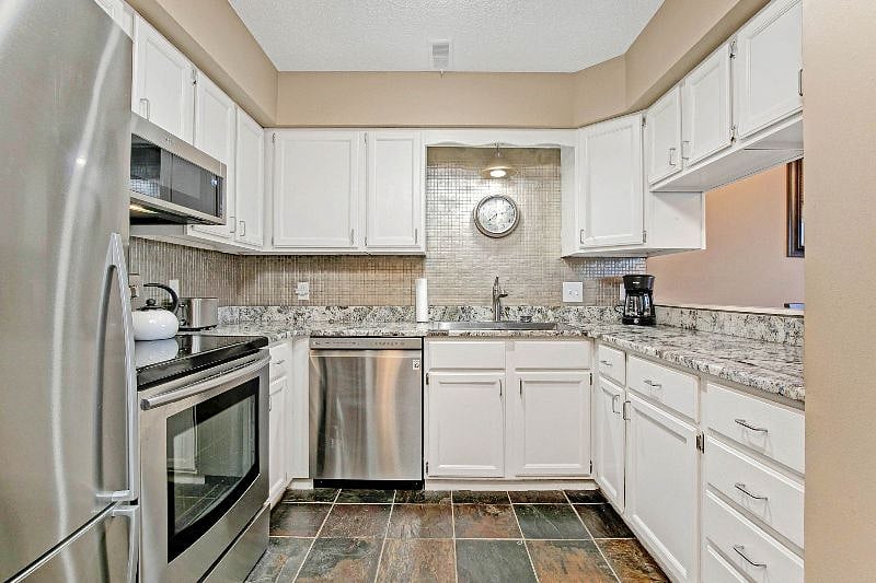 Furnished Finder property 330702_1 photo 5