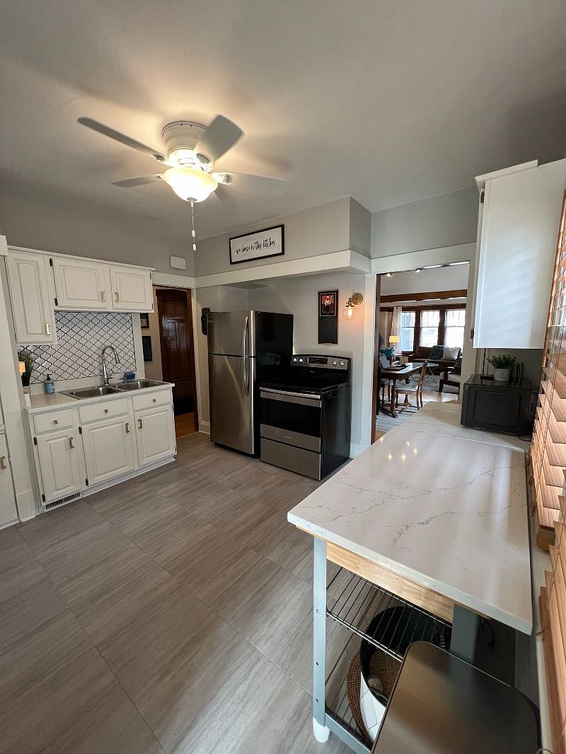 Completely remodeled kitchen with brand new appliances