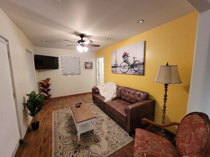 Furnished Finder property 330825_1 photo 3