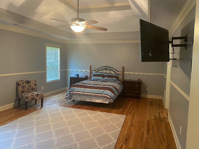 Upstairs unit - Master on the main