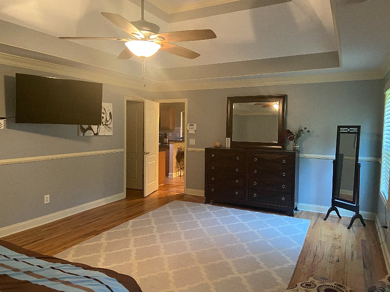 Upstairs unit - Master on the main