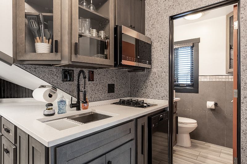 Furnished Finder property 330909_1 photo 26