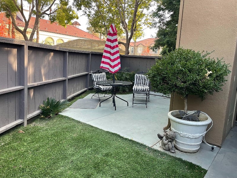 quaint, relaxing backyard :)