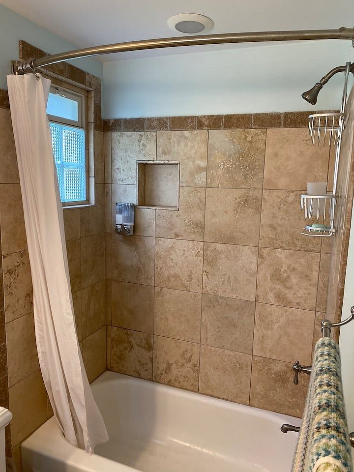 Furnished Finder property 335109_1 photo 23
