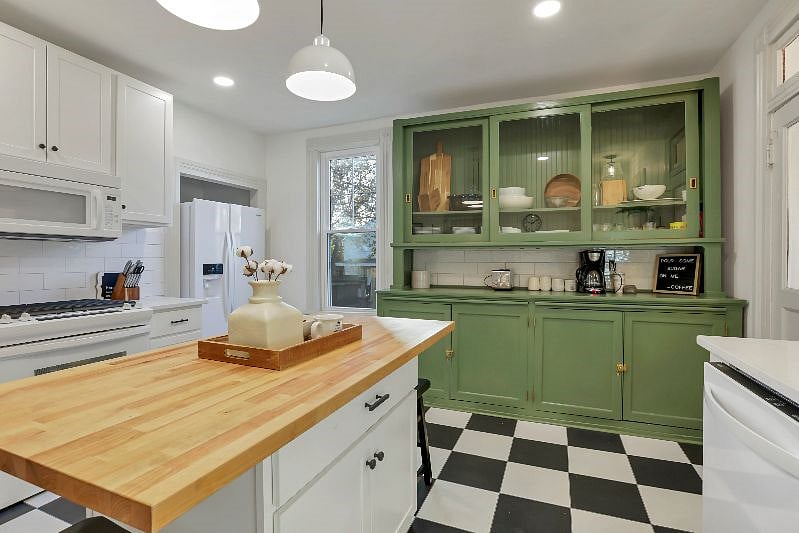 Furnished Finder property 335114_1 photo 19