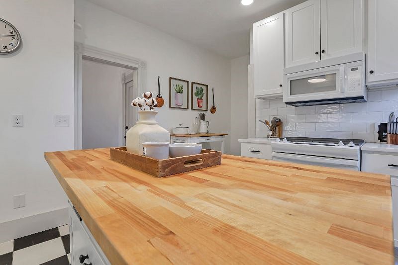 Furnished Finder property 335114_1 photo 22