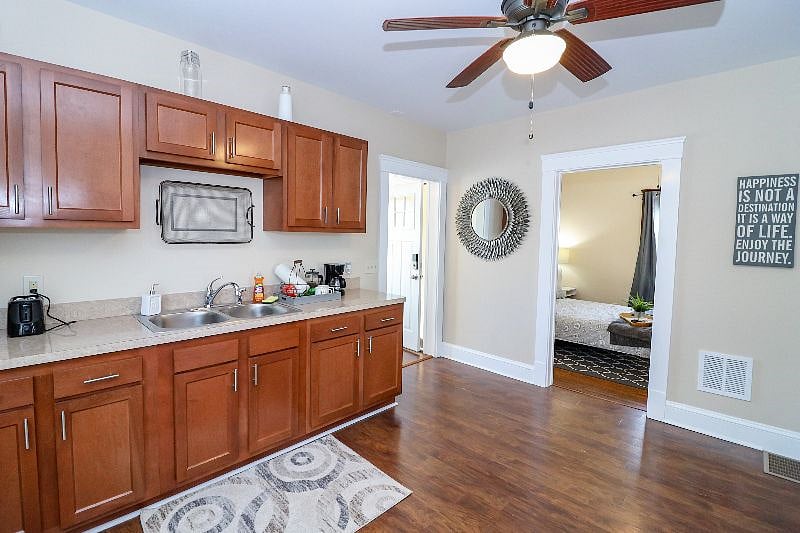 Furnished Finder property 335297_1 photo 3