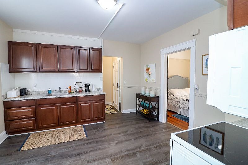 Furnished Finder property 335308_1 photo 3