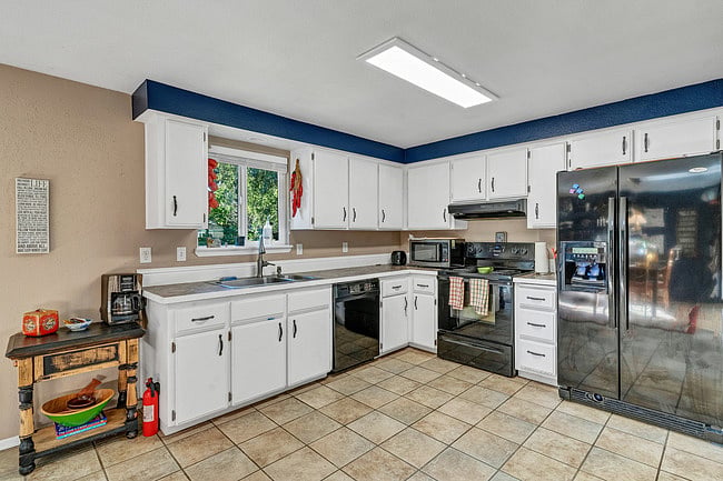 Furnished Finder property 335446_1 photo 7