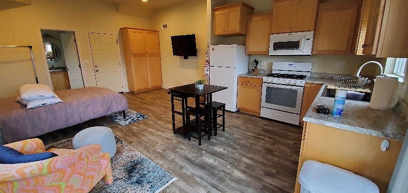 Furnished Finder property 335475_1 photo 6