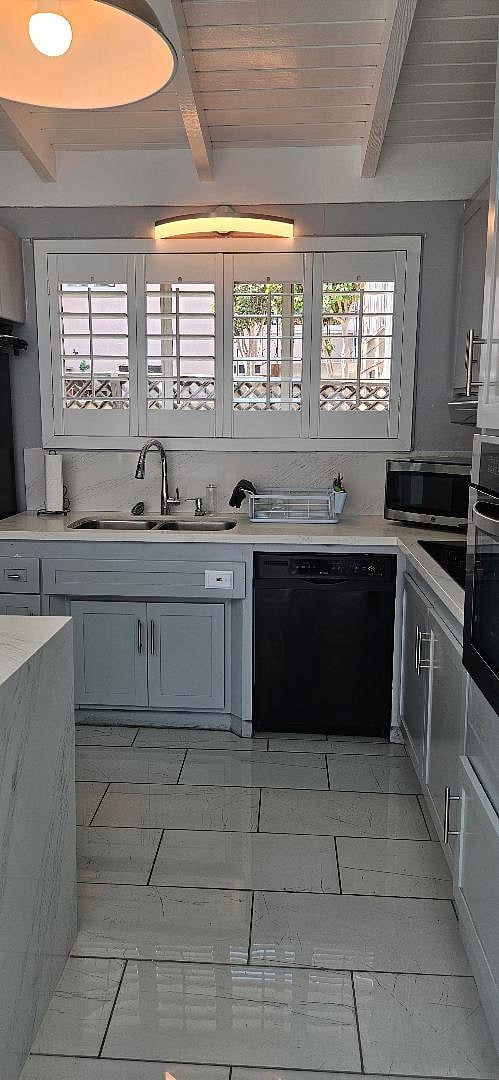 Furnished Finder property 335502_1 photo 3
