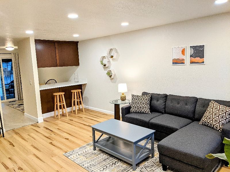 Furnished Finder property 335576_1 photo 4