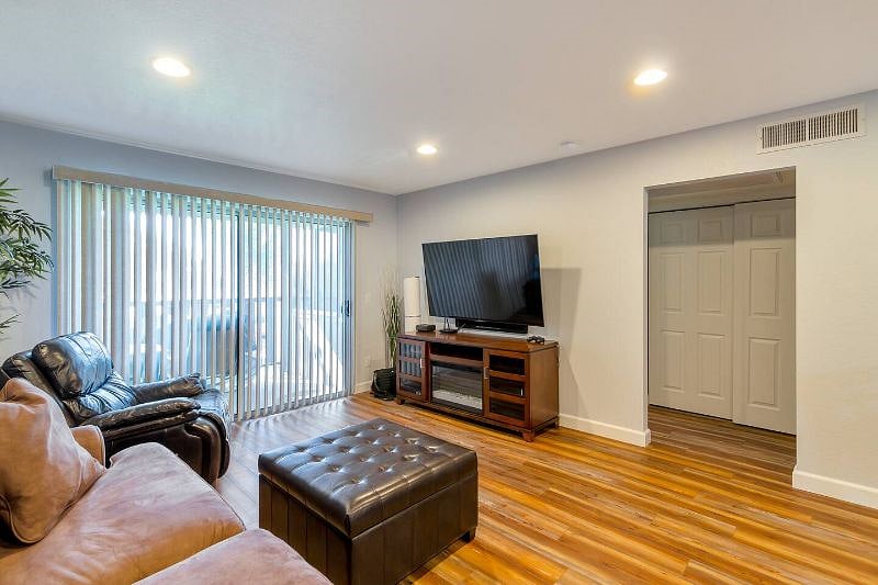 Furnished Finder property 335592_1 photo 4