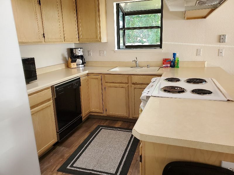 Furnished Finder property 335623_1 photo 3