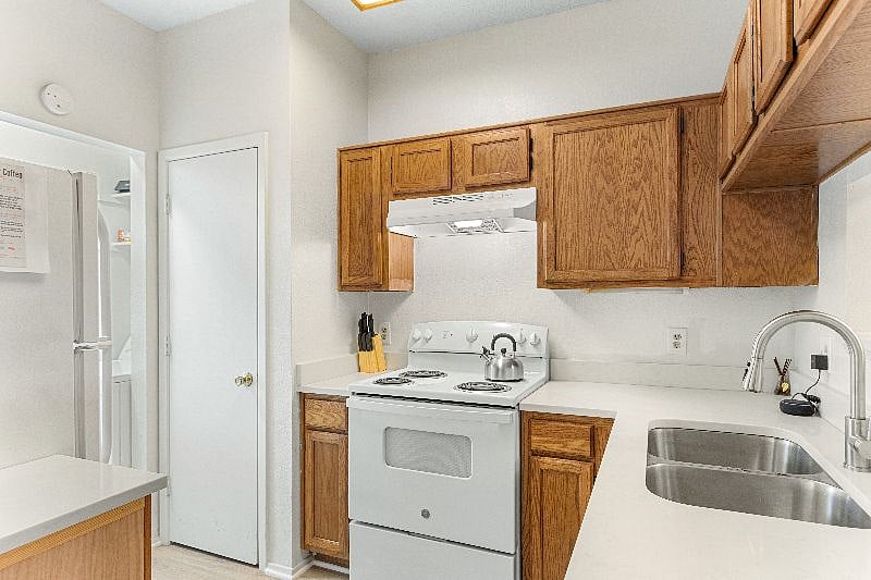 Furnished Finder property 335633_1 photo 6