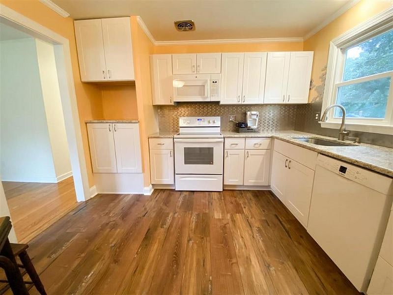 Furnished Finder property 335652_1 photo 3