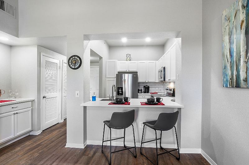 Furnished Finder property 335811_1 photo 6
