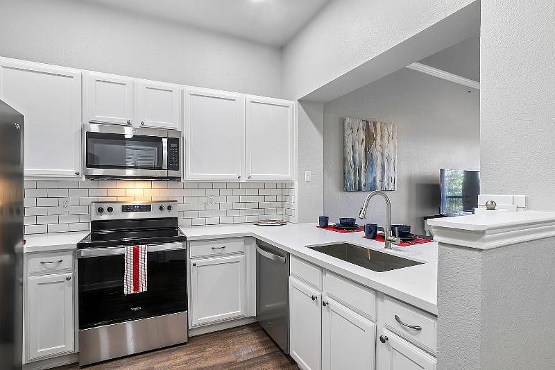 Furnished Finder property 335811_1 photo 7