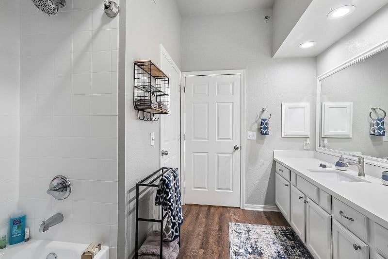Furnished Finder property 335811_1 photo 9
