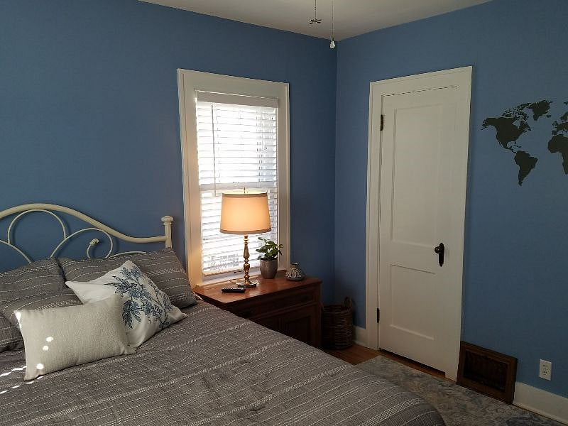 Front Bedroom (Queen Bed)