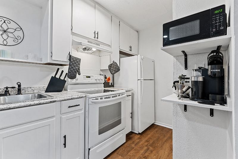 Furnished Finder property 335931_2 photo 6