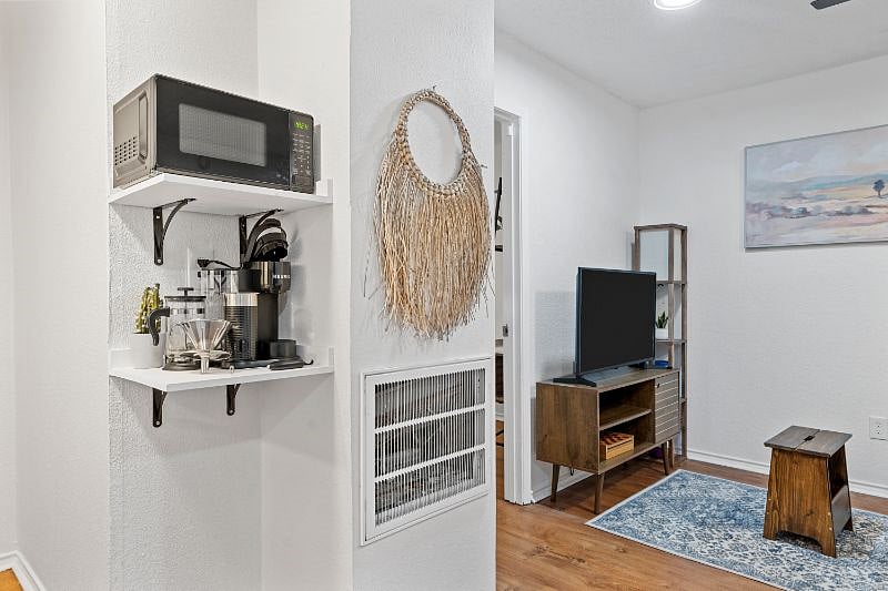 Furnished Finder property 335931_2 photo 8