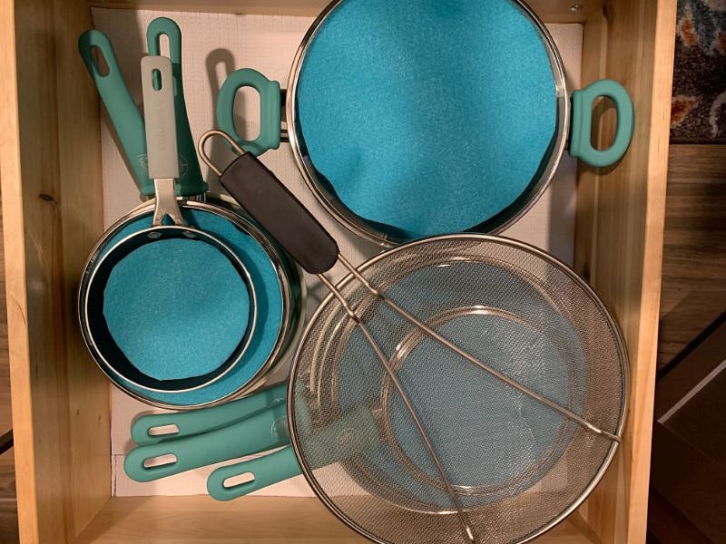 Cookware [Bakeware in Cabinet]
