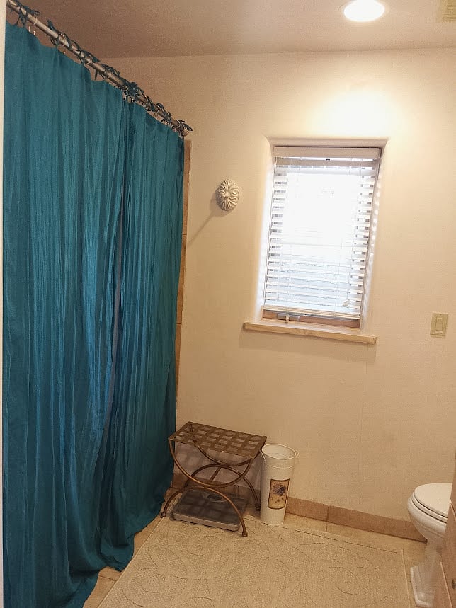 Main House Full Bath