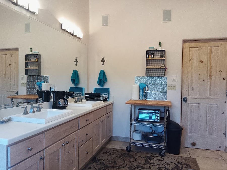 Kitchenette is well equipped and BBQ is available also!