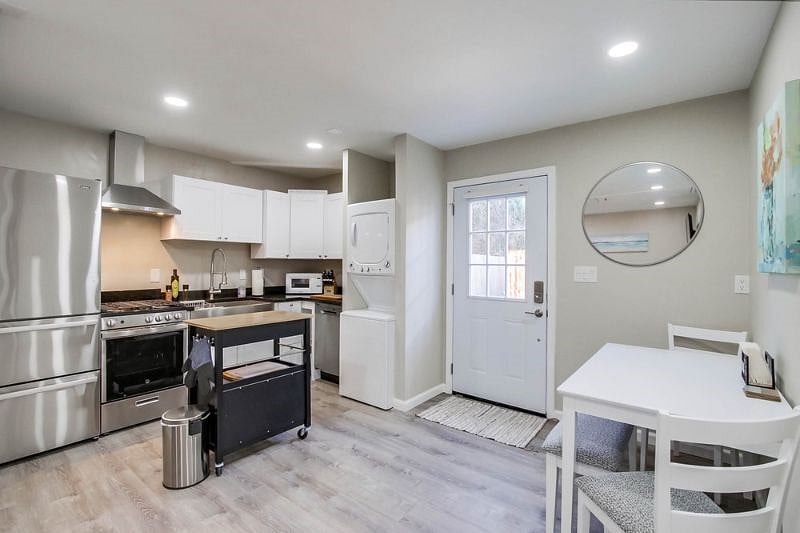 Furnished Finder property 336048_1 photo 18