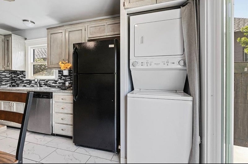 Furnished Finder property 336050_1 photo 3