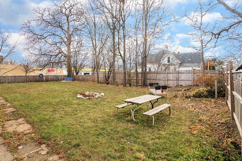 Furnished Finder property 336053_1 photo 17