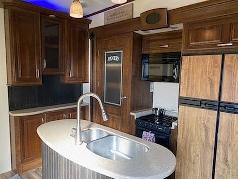 Furnished Finder property 336065_2 photo 3